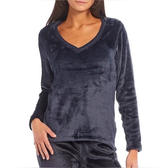 UGG Top Daisy Fleece  V-Neck Long Sleeve Lounge Top- Brand New With Tags - Picture 3 of 11
